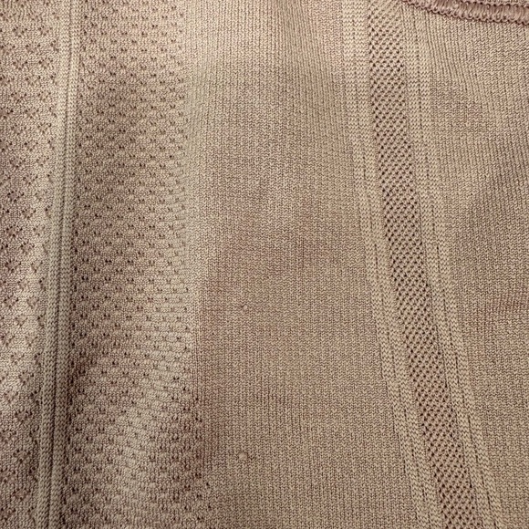 Lululemon Swiftly Tech Hip Length Racerback Tank in Quicksand Size 4 - Picture 10 of 10